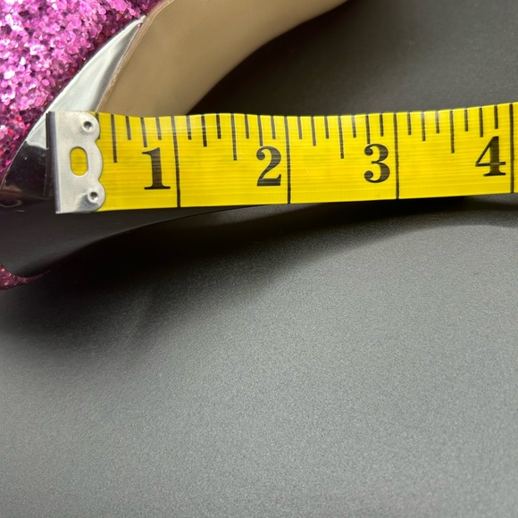 Guess Barbie Pink Pointed Toe Sequin 4” Silver Heel Shoes Size 9 - Picture 13 of 13